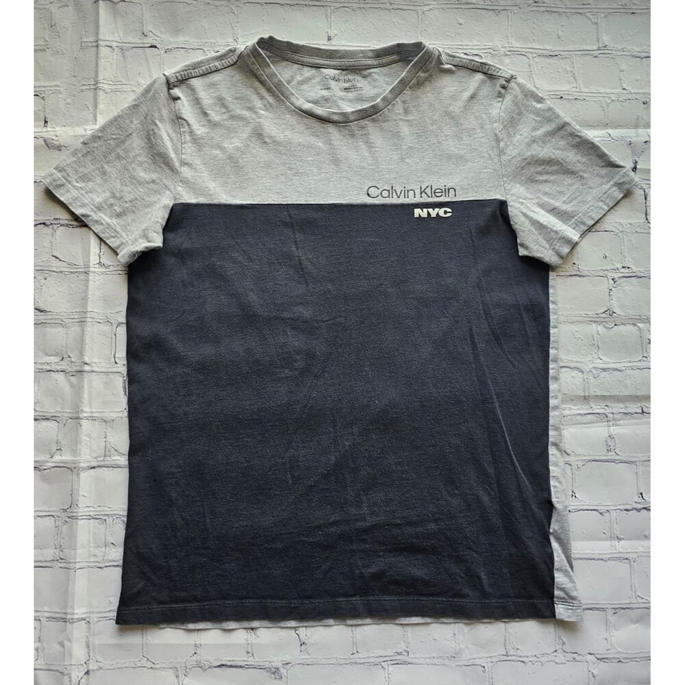 Calvin Klein‎ NYC Colorblock T-Shirt XS Pre-Owned Gray/Black Small Stain